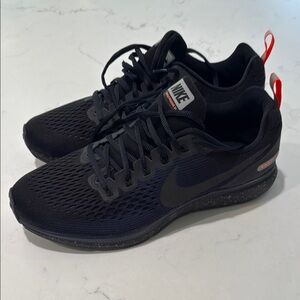 Nike Shield Pegasus 34 Running Shoe (New)